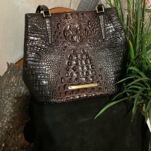 Like New!! Brahmin shoulder tote
